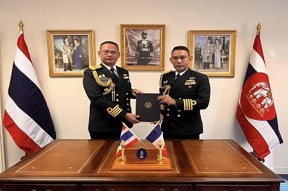 พิธีรับ-ส่งหน้าที่ ผชท.ทร.ไทย/ปารีส และทำหน้าที่ รอง ผชท.ทหาร ไทย/ปารีส ระหว่าง น.อ.ชัยยุทธ์ คลังเงิน ผชท.ทร.ไทย/ปารีส (ท่านเก่า) ได้ส่งมอบหน้าที่และการบังคับบัญชาให้กับ น.อ.ไกรวุฒิ ภมรบุตร ผชท.ทร.ไทย/ปารีส (ท่านใหม่)