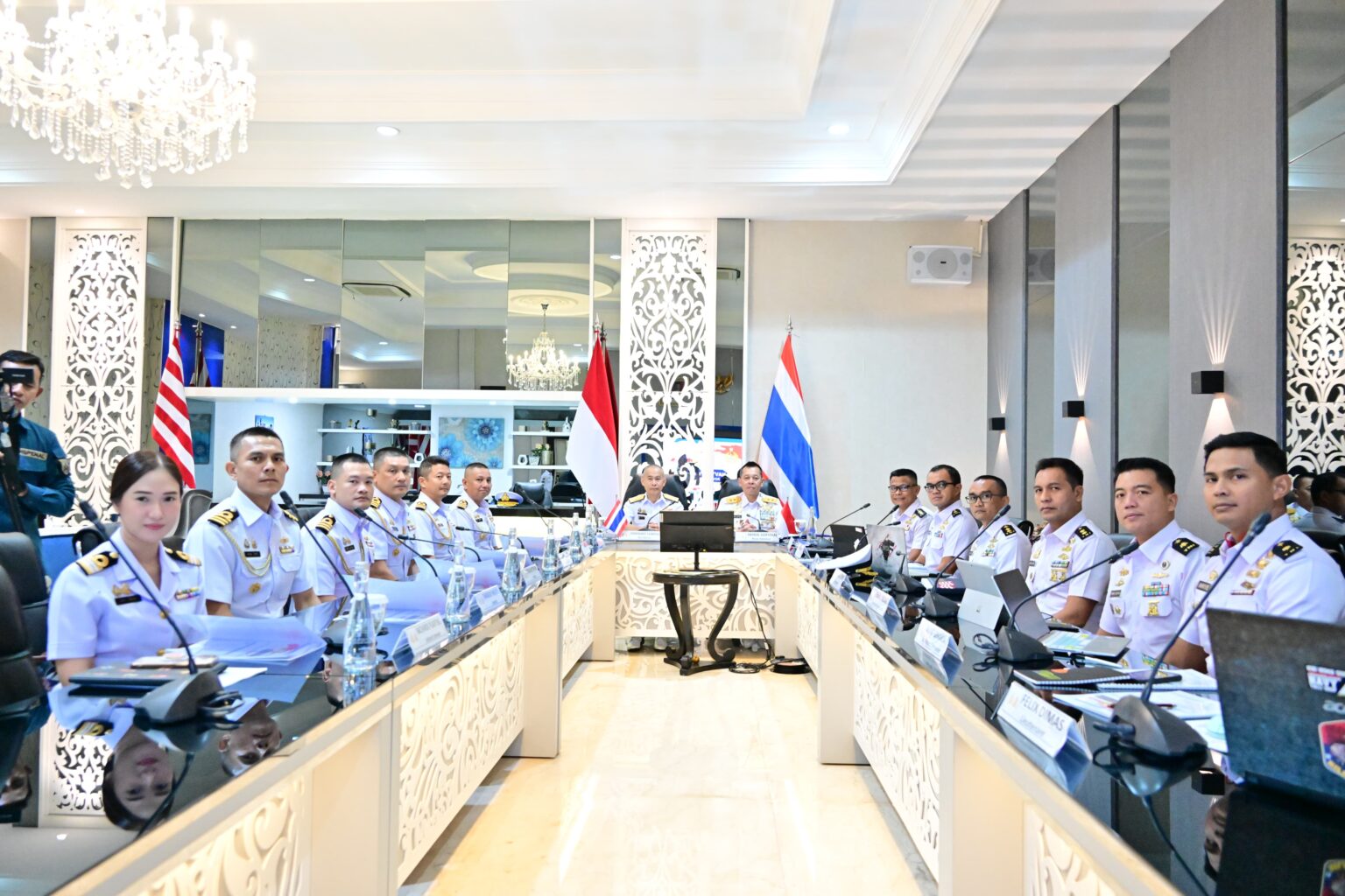 การประชุม Navy to Navy talks