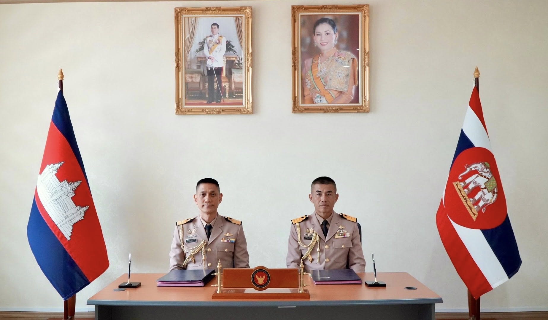 เมื่อวันที่ ๑ ต.ค.๖๘ เวลา ๑๓๓๔ สน.ผชท.ไทย/พนมเปญ จัดพิธี รับ-ส่ง หน้าที่ ระหว่าง น.อ.ธงธาน บุญระเทพ ผชท.ทร.ไทย/พนมเปญ (ท่านเก่า) ซึ่งครบวาระการปฏิบัติหน้าที่ และ น.อ.กิตติภูมิ สืบศาสนา ผชท.ทร.ไทย/พนมเปญ (ท่านใหม่) ณ สน.ผชท.ทร. ไทย/พนมเปญ สถานเอกอัครราชทูต ณ กรุงพนมเปญ ราชอาณาจักรกัมพูชา