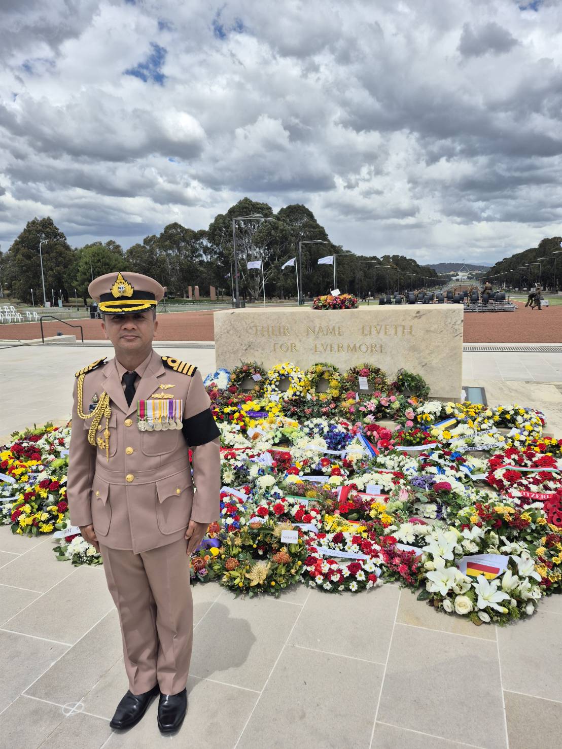 ผชท.ทร. ไทย/แคนเบอร์รา ร่วมคณะเอกอัครราชทูตไทย ณ กรุงแคนเบอร์รา ร่วมงาน Remembrance Day