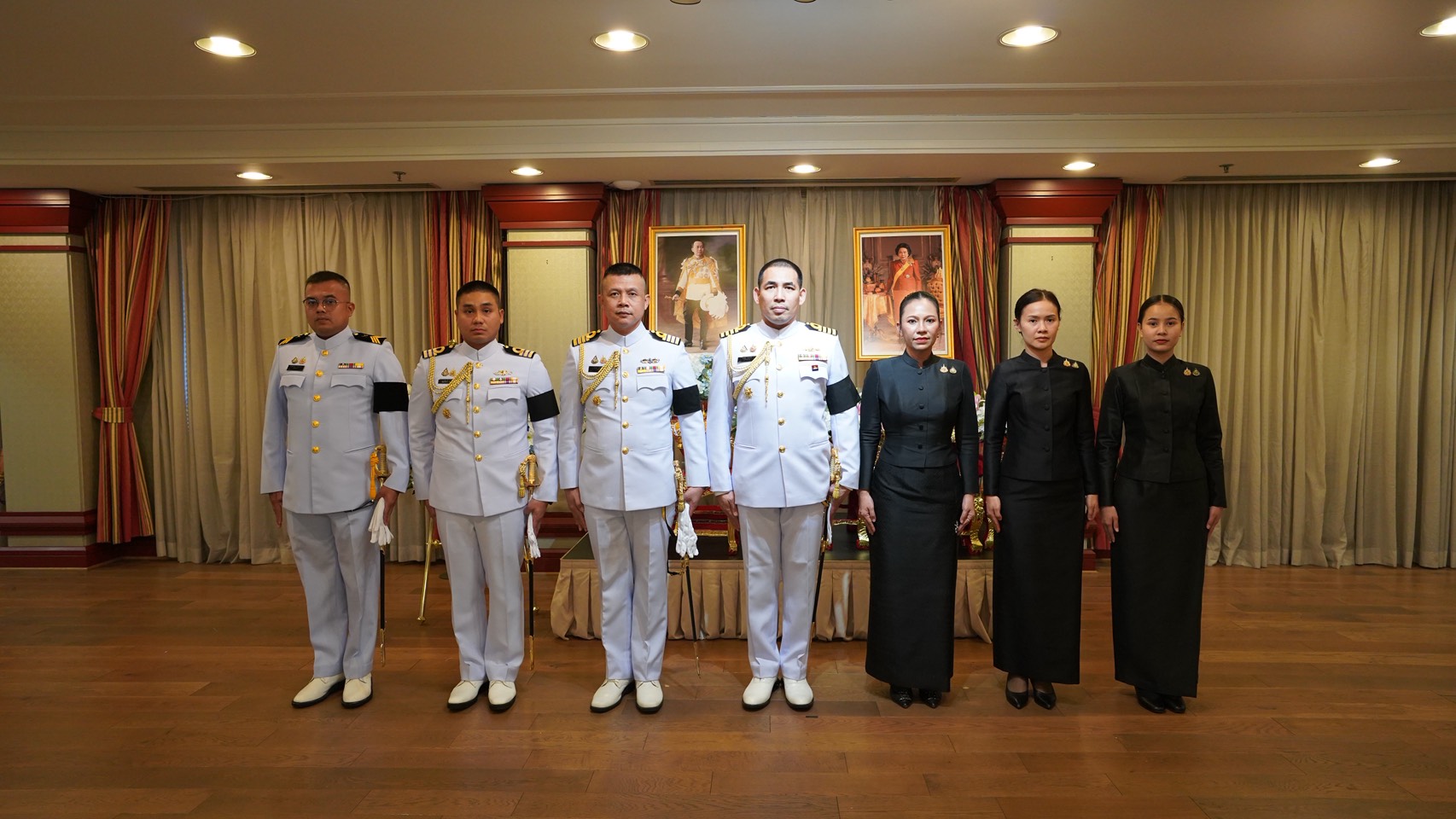 ข้าราชการประจำ สน.ฯ เข้าร่วมพิธีเฉลิมพระเกียรติ เนื่องในวาระครบรอบ ๑๐๐ ปี วันคล้ายวันสวรรคตพระบาทสมเด็จพระมงกุฎเกล้าเจ้าอยู่หัว และครบรอบ ๑๐๐ ปี วันประสูติสมเด็จพระเจ้าบรมวงศ์เธอ เจ้าฟ้าเพชรรัตนราชสุดา สิริโสภาพัณณวดี กรมพระนครปฐมบรมขัตติยานี มหาธีรราชธิดา