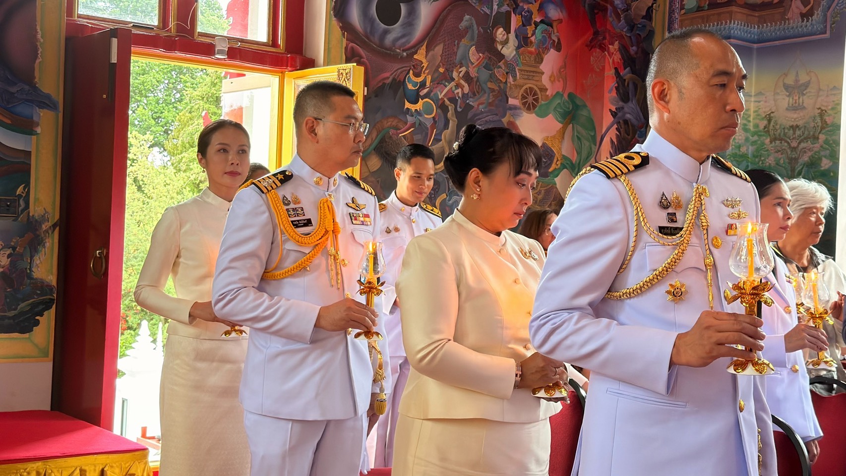 ในวันที่ ๓ มิ.ย.๖๙ เวลา ๑๐๐๐ น.อ.สุรศักดิ์ อินทร์พรหม ผชท.ทร.ไทย/ลอนดอน และ รรก. ผชท.ทหาร ไทย/ลอนดอน และภริยา พร้อมด้วยกำลังพล สน.ผชท.ทหาร ไทย/ลอนดอน (ส่วน ทร.) เข้าร่วมพิธีเจริญพระพุทธมนต์ ทำบุญตักบาตร และจุดเทียนชัยถวายพระพรตลอดจนร่วมกิจกรรมจิตอาสาพระราชทานถวายพระราชกุศล เนื่องในโอกาสพระราชพิธีมหามงคลเฉลิมพระชนมพรรษา ๔ รอบ สมเด็จพระนางเจ้าฯ พระบรมราชินี