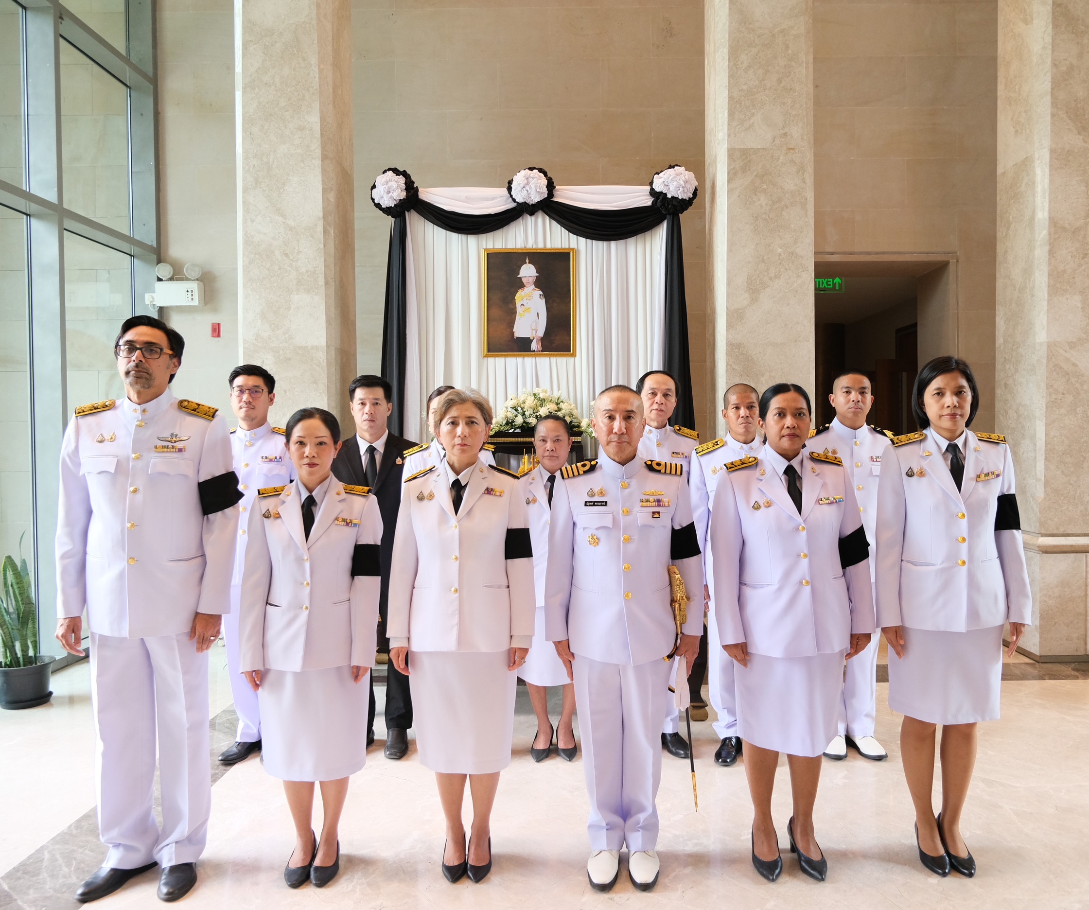 เมื่อวันที่ 16 และ 17 มิ.ย.69 ผชท.ทร.ไทย/นิวเดลี รรก.ผชท.ทหารฯ และภริยา พร้อมด้วยข้าราชการ สน.ผชท.ทหารฯ เข้าร่วมพิธีลงนามถวายความอาลัยและร่วมพิธีบำเพ็ญกุศลสัตตมวาร (ครบ 7 วันแห่งการสิ้นพระชนม์) เพื่ออุทิศถวายพระกุศลแด่สมเด็จพระเจ้าลูกเธอ เจ้าฟ้าพัชรกิติยาภา นเรนทิราเทพยวดี กรมหลวงราชสาริณีสิริพัชร มหาวัชรราชธิดา